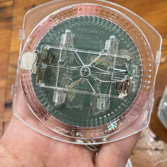 Idea village gold tone and silver tone compact mirrors - Picture 5 of 8